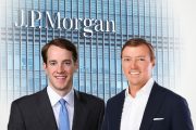 Max Barrett e Brad Epstein | Foto: JP Morgan, LinkedIn Max Barrett e Brad Epstein | Foto: JP Morgan, LinkedIn