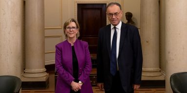 Maria Luís Albuquerque e Andrew Bailey