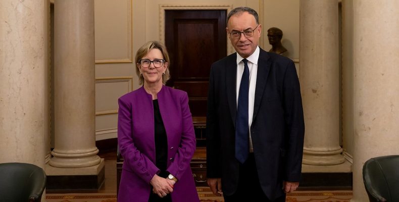 Maria Luís Albuquerque e Andrew Bailey