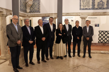 Os membros dos corpos socias na primeira assembleia da Associação que irá gerir o Campus, de onde se destacam o neurologista 
Joaquim Ferreira do Centro Neurológico Sénior; Manuel José Guerreiro, Presidente. do CA da Caixa Agrícola de Torres Vedras; 
Sérgio Galvão, Presidente da Câmara Municipal de Torres Vedras, Miguel Farinha; CEO EY;  Cristina Jacinto, Administradora da FMUL; 
Alexandre Lucena e Vale, Advogado, Mário José Silva Jerónimo do Conselho Fiscal da CATV
