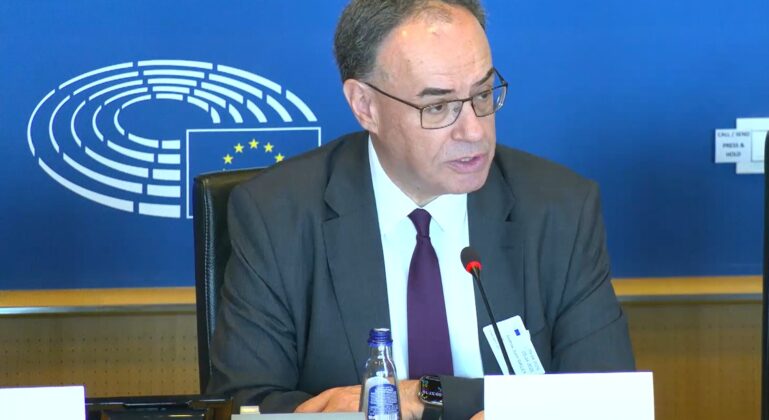 O presidente do Conselho de Estabilidade Financeira Andrew BaileyFoto Parlamento Europeu
