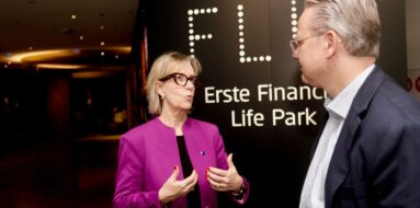Maria Luís Albuquerque Comissária dos Serviços Financeiros Foto Linkedin