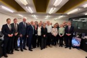Maria Luís Albuquerque com as equipas da Direção Geral da Estabilidade Financeira dos Serviços Financeiros e da União dos Mercados de Capitais da Comissão EuropeiaFoto Linkedin